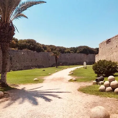 Casa Kastellania * Rhodes City